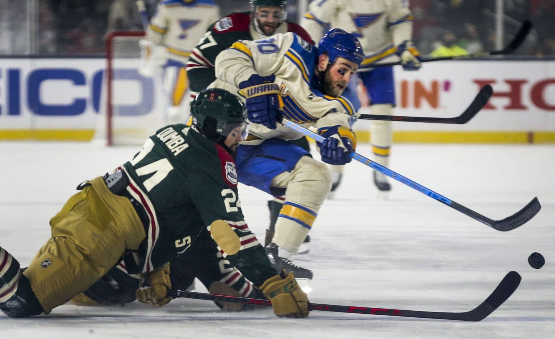 Blues pull off wild 6-4 win in Winter Classic